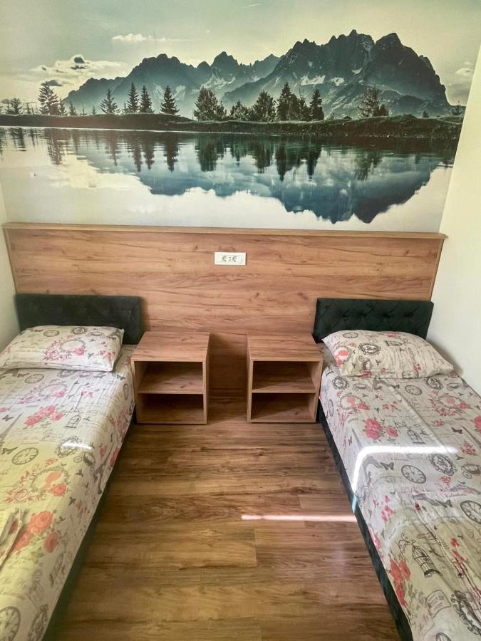 Apartments "Predah Kod Baraca" Ni Buitenkant foto