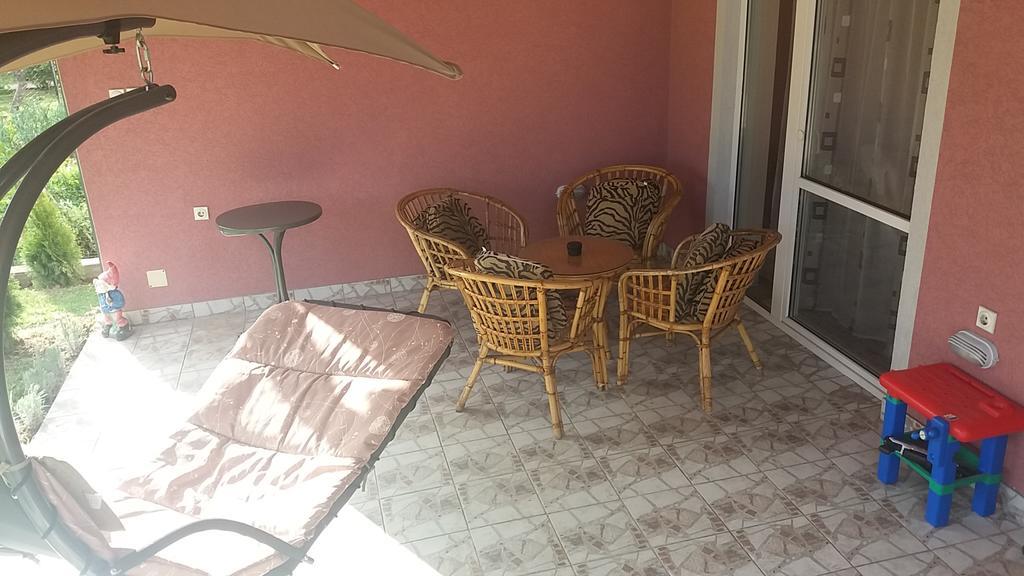 Apartments "Predah Kod Baraca" Ni Buitenkant foto