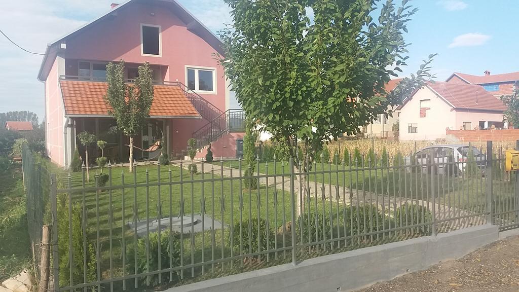 Apartments "Predah Kod Baraca" Ni Buitenkant foto