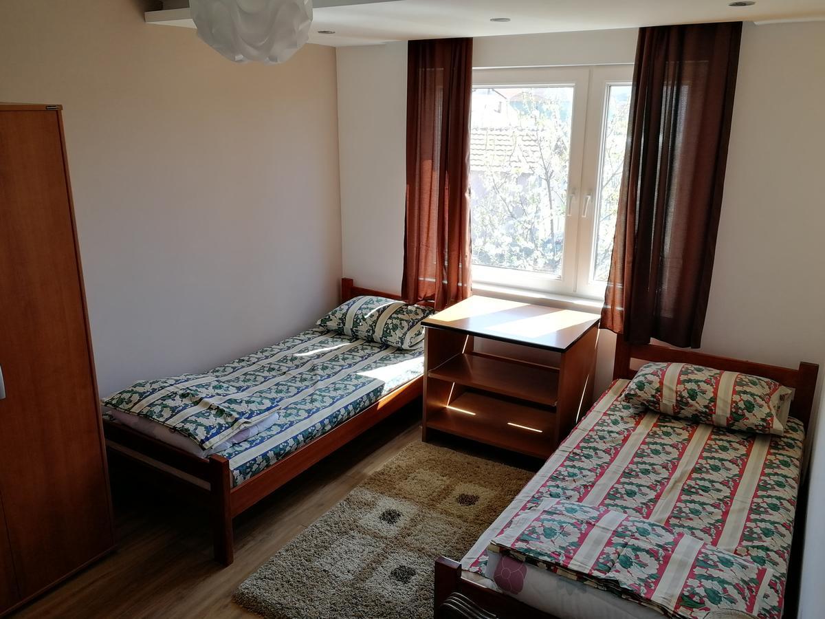 Apartments "Predah Kod Baraca" Ni Buitenkant foto