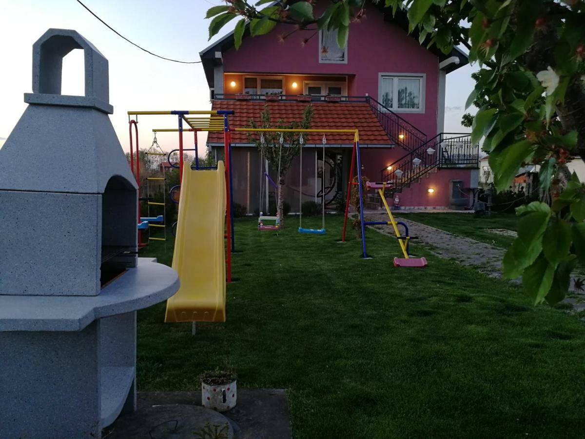 Apartments "Predah Kod Baraca" Ni Buitenkant foto